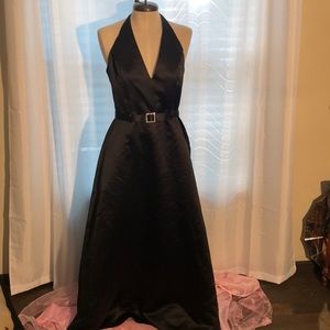 👗 Scott McClintock Gown